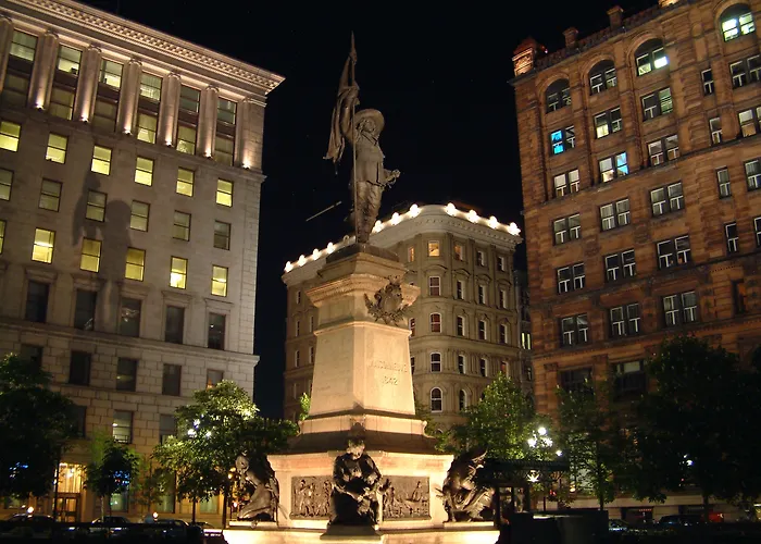 Holiday Inn Montreal Centre Ville Downtown By Ihg