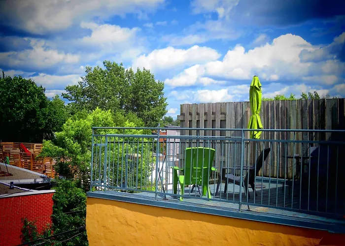 Anne Ma Soeur Anne Hotel Studio Montréal